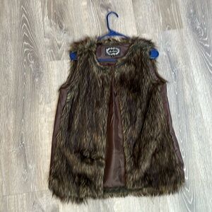 NWOT FAUX LEATHER AND FUR VEST BROWN